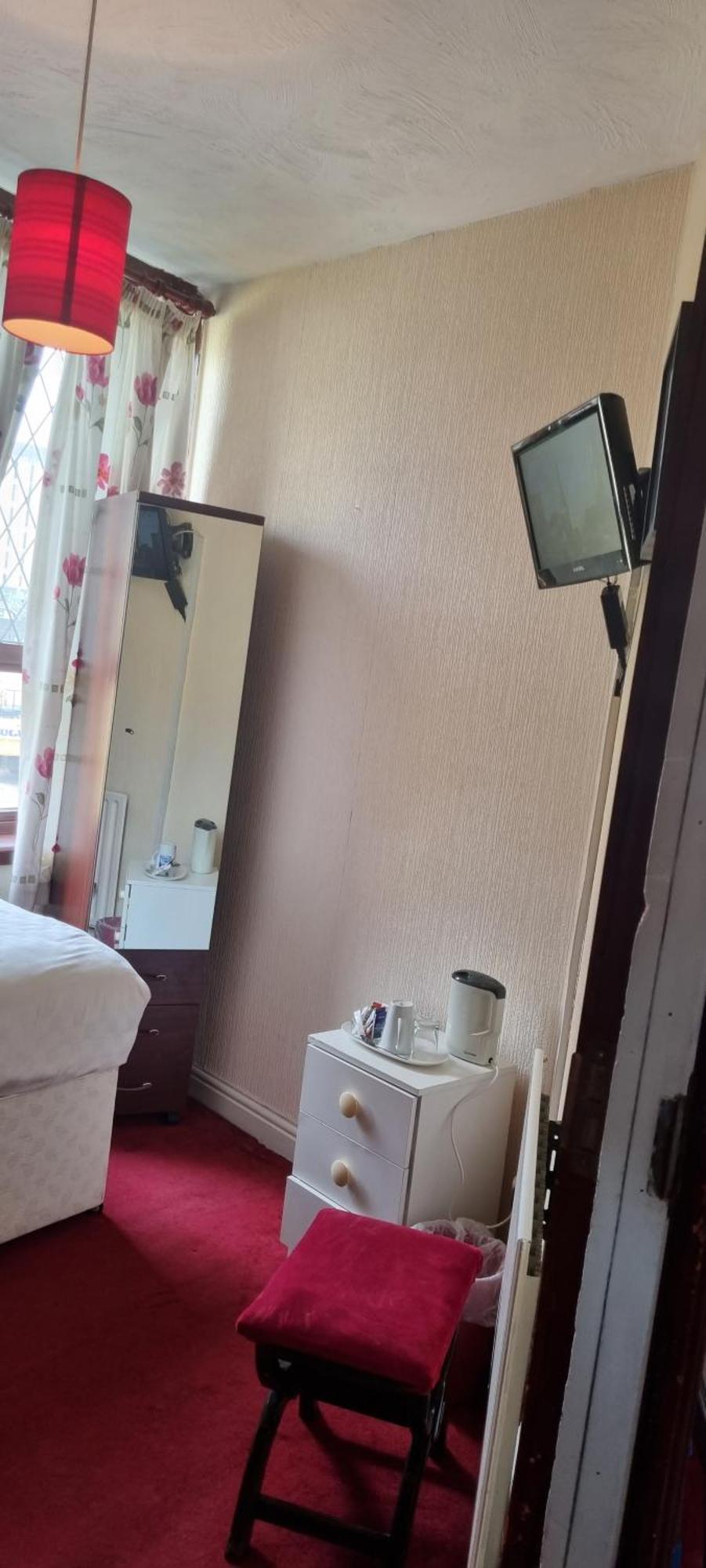 Fern Villa Blackpool Room photo