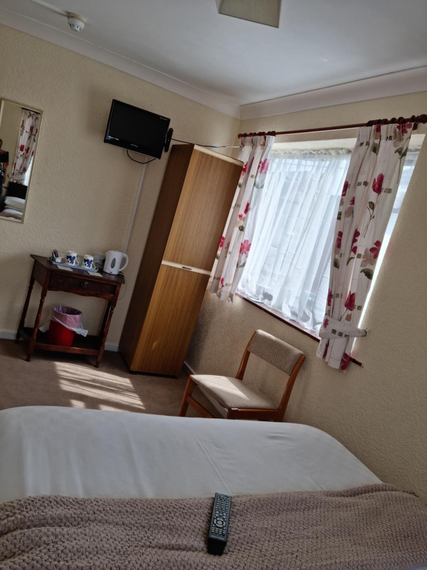 Fern Villa Blackpool Room photo